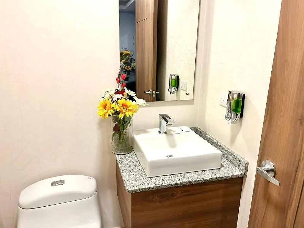 아파트 Suite Moderna Sector Quicentro Norte 키토